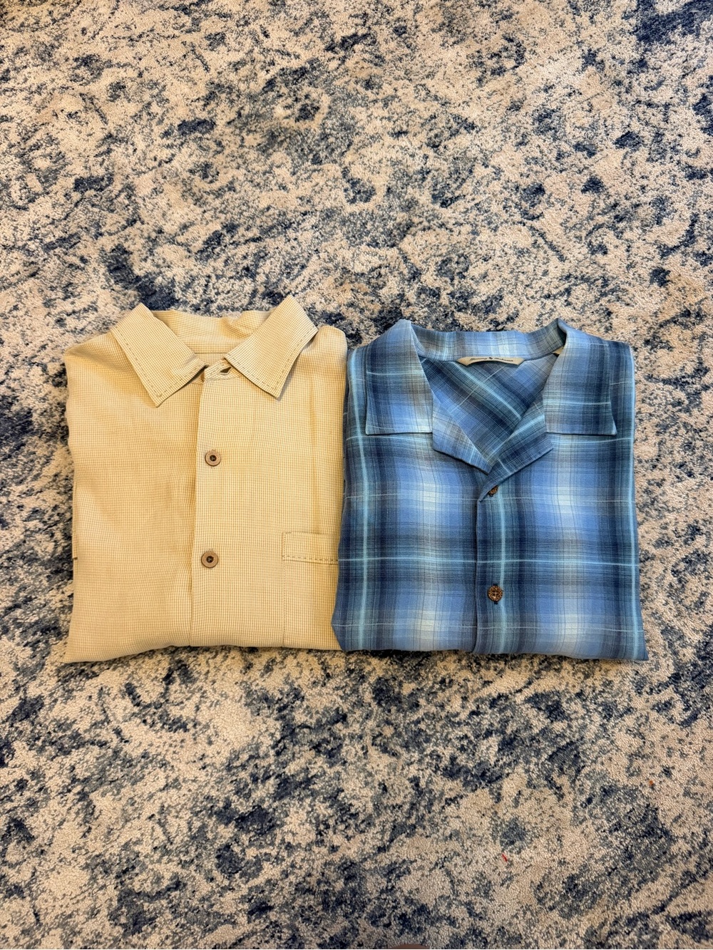 Men’s Tommy Bahama button down shirts